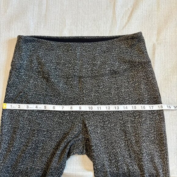 Apt. 9 Womens Leopard Print Leggings Size L Black & Grey Stretchy Blend - Picture 6 of 6